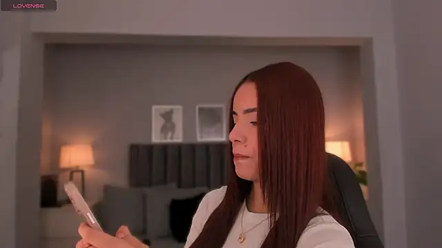 Snapshot of Madie__collins chatting on 09-17-25, 10:17 Madie collins online show from 09-17-25, 10:17