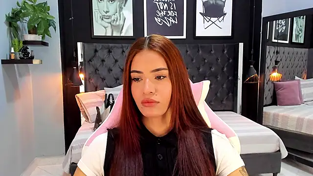 Snapshot of Madie__collins chatting on 09-27-25, 10:09 Madie collins online show from 09-27-25, 10:09