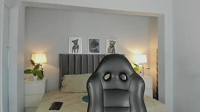 Snapshot of Madie__collins chatting on 11-12-25, 11:43 Madie collins online show from 11-12-25, 11:43