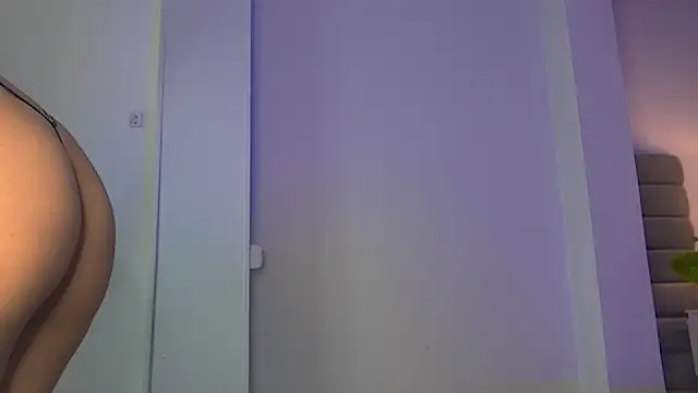 Snapshot of Madie__collins chatting on 07-04-26, 11:49 Madie collins online show from 07-04-26, 11:49