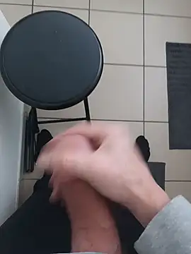 casper0303 online show from 02-05-25, 07:50