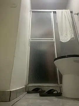 Snapshot of party2025 chatting on 02-10-26, 04:22 party2025 online show from 02-10-26, 04:22