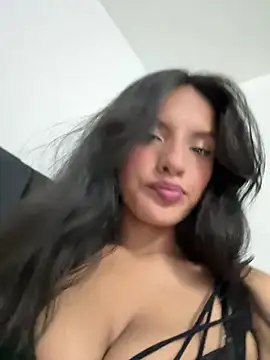 Snapshot of Dulceeany chatting on 01-08-25, 10:58 Dulceeany online show from 01-08-25, 10:58