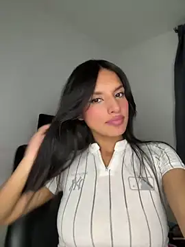 Snapshot of Dulceeany chatting on 01-19-25, 04:33 Dulceeany online show from 01-19-25, 04:33