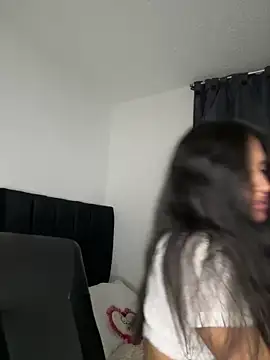 Snapshot of Dulceeany chatting on 01-21-25, 03:59 Dulceeany online show from 01-21-25, 03:59