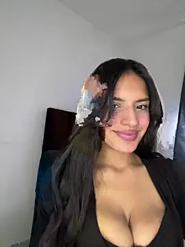 Snapshot of Dulceeany chatting on 02-05-25, 07:31 Dulceeany online show from 02-05-25, 07:31