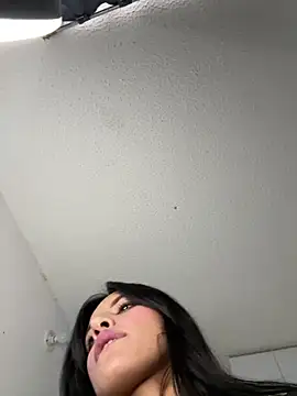 Snapshot of Dulceeany chatting on 03-04-25, 10:05 Dulceeany online show from 03-04-25, 10:05