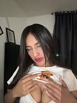 Snapshot of Dulceeany chatting on 10-02-25, 03:35 Dulceeany online show from 10-02-25, 03:35