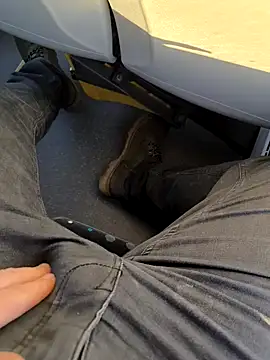 Snapshot of OdinWolf1990 chatting on 02-06-25, 03:20 OdinWolf1990 online show from 02-06-25, 03:20