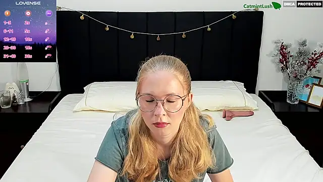 CatmintLush online show from 12-21-25, 11:34