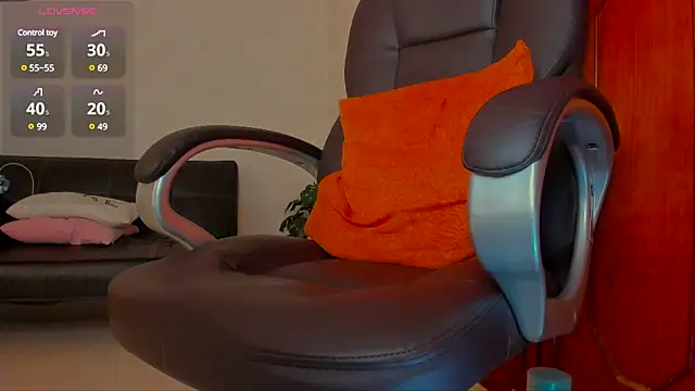 Snapshot of MrLonely02 chatting on 02-04-25, 04:39 MrLonely02 online show from 02-04-25, 04:39