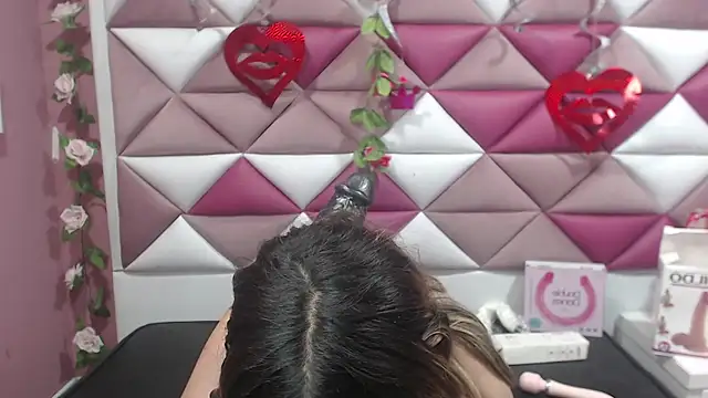 Snapshot of NahomiConnor_ chatting on 02-24-25, 04:36 NahomiConnor online show from 02-24-25, 04:36