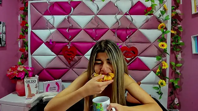 Snapshot of NahomiConnor_ chatting on 03-13-25, 01:50 NahomiConnor online show from 03-13-25, 01:50