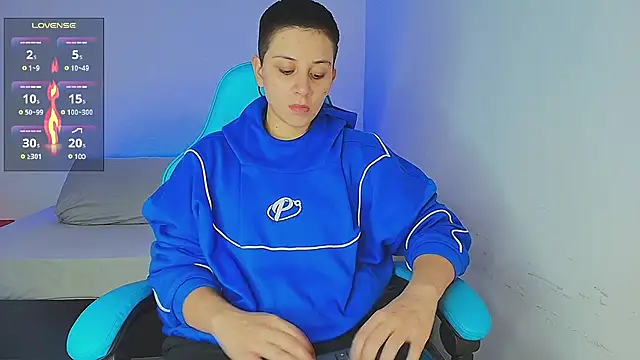 Snapshot of aron_wi chatting on 01-12-25, 12:07 aron wi online show from 01-12-25, 12:07