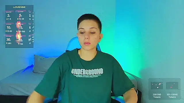 Snapshot of aron_wi chatting on 01-17-25, 11:17 aron wi online show from 01-17-25, 11:17