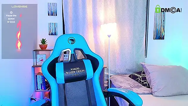 Snapshot of aron_wi chatting on 10-10-25, 03:27 aron wi online show from 10-10-25, 03:27