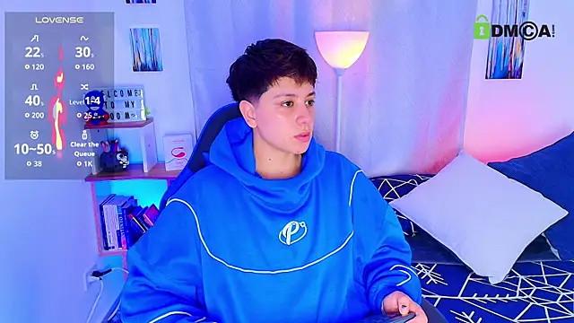 Snapshot of aron_wi chatting on 11-18-25, 10:09 aron wi online show from 11-18-25, 10:09