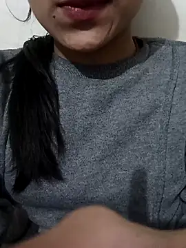 Snapshot of Riyu_05 chatting on 12-21-24, 07:24 Riyu 05 online show from 12-21-24, 07:24