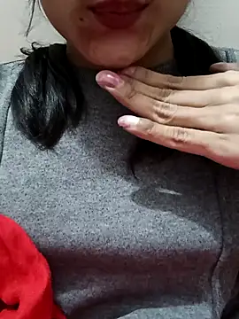 Snapshot of Riyu_05 chatting on 12-31-24, 10:26 Riyu 05 online show from 12-31-24, 10:26