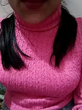 Snapshot of Riyu_05 chatting on 01-20-25, 10:18 Riyu 05 online show from 01-20-25, 10:18