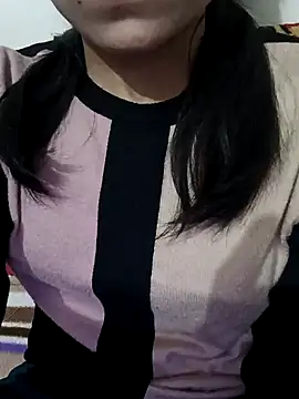 Snapshot of Riyu_05 chatting on 02-01-25, 06:21 Riyu 05 online show from 02-01-25, 06:21