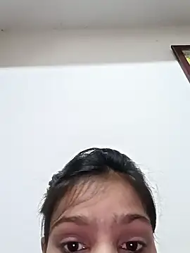 Snapshot of Riyu_05 chatting on 02-08-25, 06:01 Riyu 05 online show from 02-08-25, 06:01