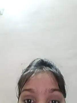 Snapshot of Riyu_05 chatting on 02-08-25, 09:46 Riyu 05 online show from 02-08-25, 09:46