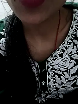 Snapshot of Riyu_05 chatting on 03-13-25, 10:26 Riyu 05 online show from 03-13-25, 10:26