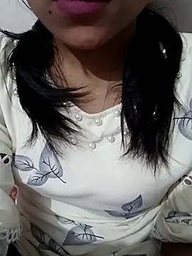 Snapshot of Riyu_05 chatting on 03-18-25, 06:25 Riyu 05 online show from 03-18-25, 06:25