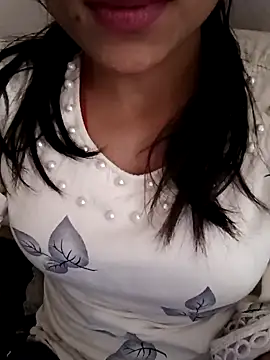 Snapshot of Riyu_05 chatting on 03-18-25, 11:08 Riyu 05 online show from 03-18-25, 11:08