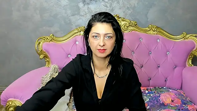 Snapshot of DivinSandra chatting on 02-28-25, 09:25 DivinSandra online show from 02-28-25, 09:25