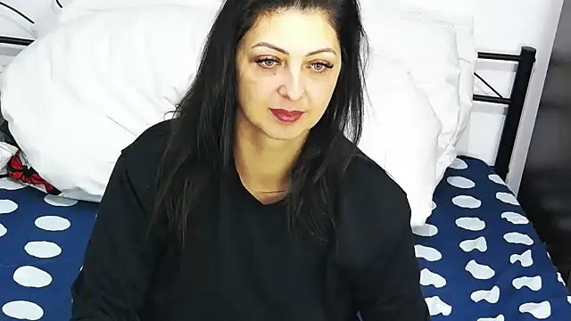 Snapshot of DivinSandra chatting on 03-07-25, 09:40 DivinSandra online show from 03-07-25, 09:40