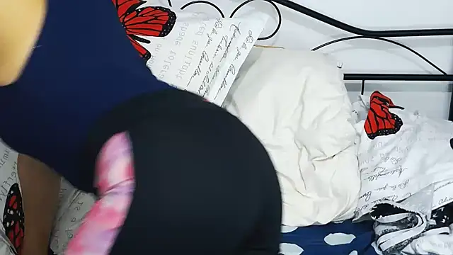 Snapshot of DivinSandra chatting on 03-19-25, 10:33 DivinSandra online show from 03-19-25, 10:33