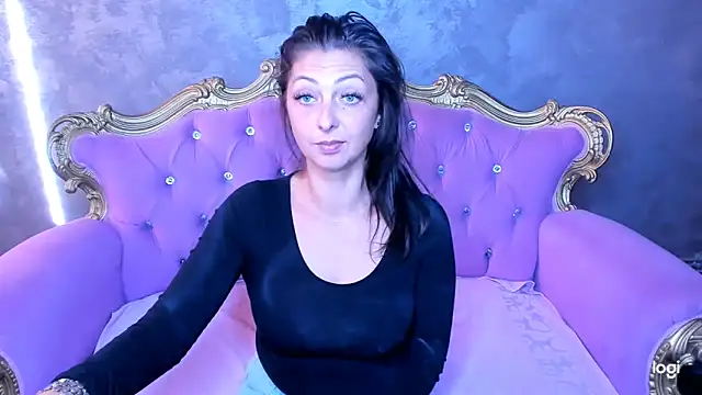 Snapshot of DivinSandra chatting on 09-26-25, 06:06 DivinSandra online show from 09-26-25, 06:06