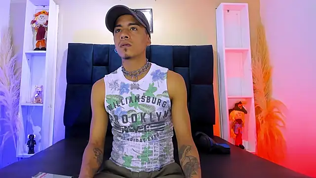 Snapshot of Mowgli_FFun chatting on 09-16-25, 07:48 Mowgli FFun online show from 09-16-25, 07:48