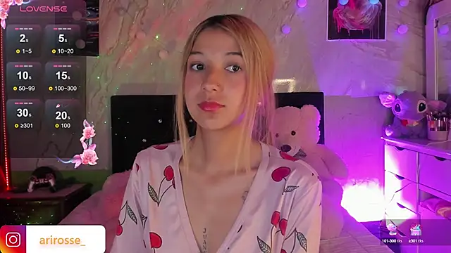 Snapshot of ariana_rosse__ chatting on 09-28-25, 08:20 ariana rosse online show from 09-28-25, 08:20