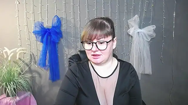 ZannaDreil online show from 11-25-25, 07:14