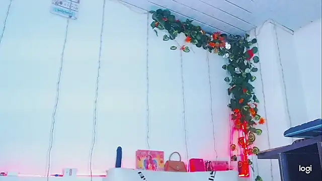 Snapshot of deboraath chatting on 02-01-26, 04:44 deboraath online show from 02-01-26, 04:44