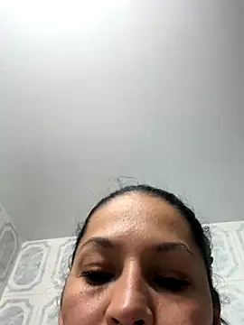 Snapshot of michel_ex33 chatting on 12-18-25, 06:03 michel ex33 online show from 12-18-25, 06:03