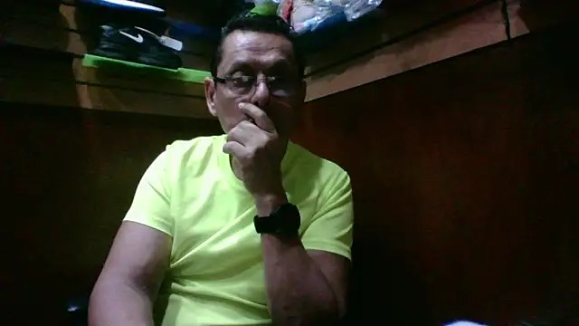 MarcusKelvin online show from 10-31-25, 01:34