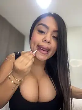 Snapshot of valeria2019hot chatting on 12-09-24, 04:05 valeria2019hot online show from 12-09-24, 04:05
