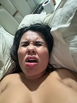 Snapshot of valeria2019hot chatting on 02-18-25, 04:15 valeria2019hot online show from 02-18-25, 04:15