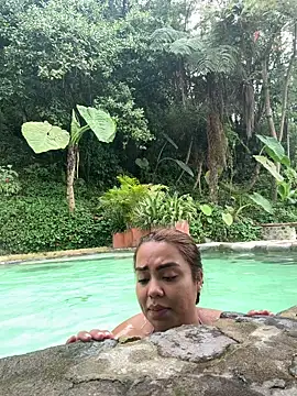 Snapshot of valeria2019hot chatting on 10-17-25, 06:32 valeria2019hot online show from 10-17-25, 06:32