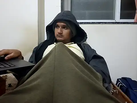 Jonrobinso online show from 12-21-25, 04:47