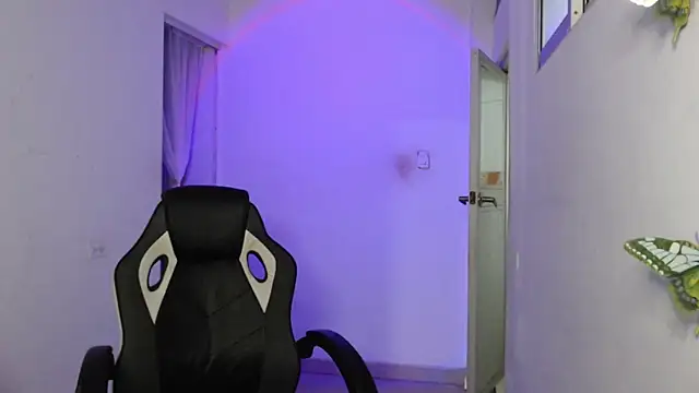 Snapshot of _Denis_sweet chatting on 03-13-25, 03:44 Denis sweet online show from 03-13-25, 03:44