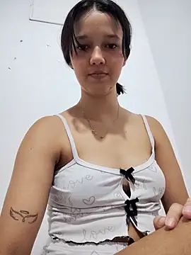 Snapshot of _Denis_sweet chatting on 10-17-25, 02:26 Denis sweet online show from 10-17-25, 02:26