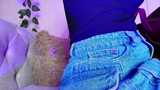 miranda villa online show from 02-19-26, 12:56