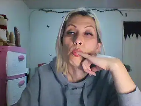 alixia81 online show from 12-22-24, 02:28