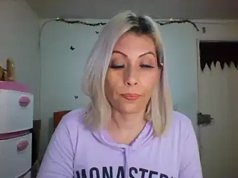 alixia81 online show from 01-08-25, 12:37