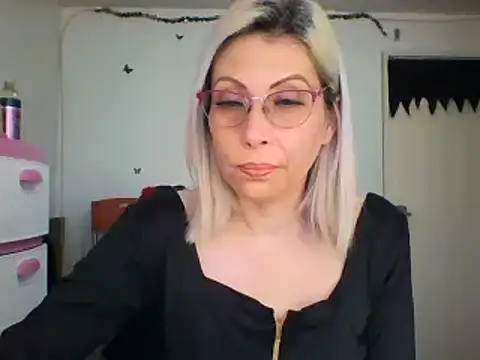 alixia81 online show from 01-09-25, 12:41